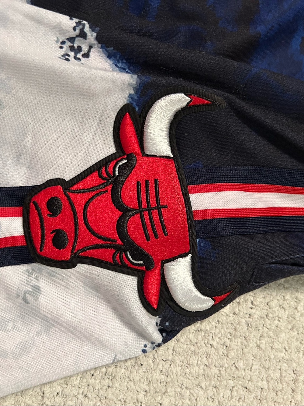 NWT Large Men's Chicago Bulls Pro Standard Americana Dip-Dye Shorts - Picture 6 of 7